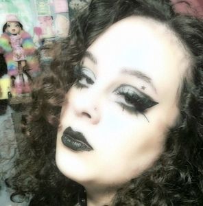 Meet your Posher, Violetrose